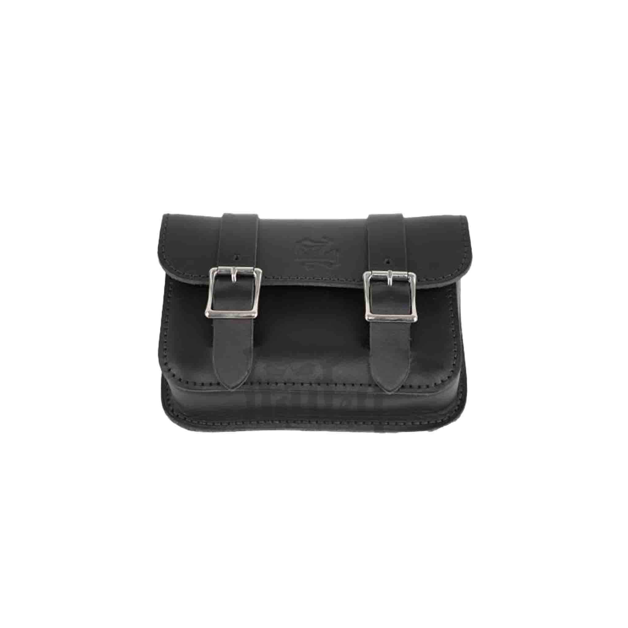 Upgrade your Harley-Davidson® Dyna with the DBB06 Dyna Bolt On Battery Bag. Hand crafted in USA with premium leather and top quality hardware. Durable and stylish, it's the perfect fit for your motorcycle.