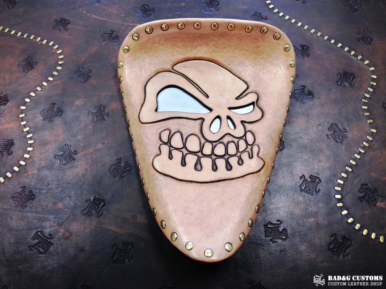 Flypaper Customs "Skull" Custom Bagger Seat | Harley-Davidson